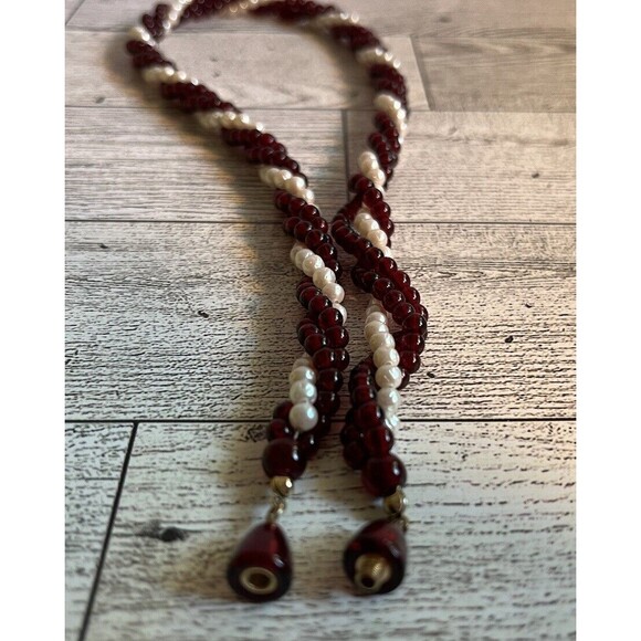 Vintage Avon Opulent Torsade Simulated Garnet and Pearl Twist Necklace 18" - Picture 6 of 6